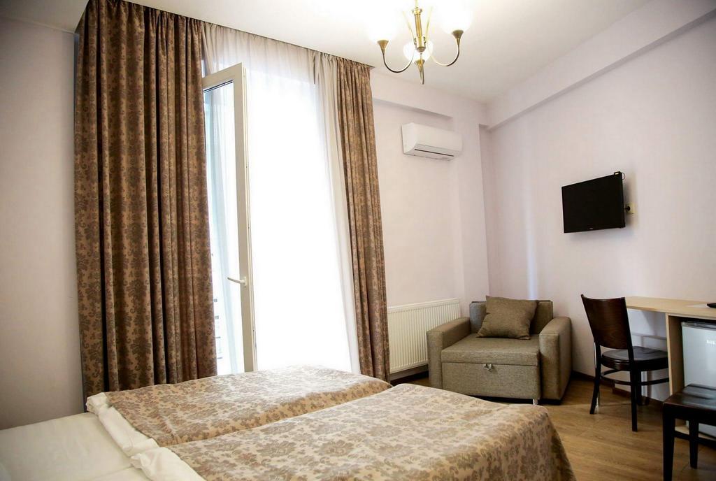 Hotel Feri Tiflis Exterior foto